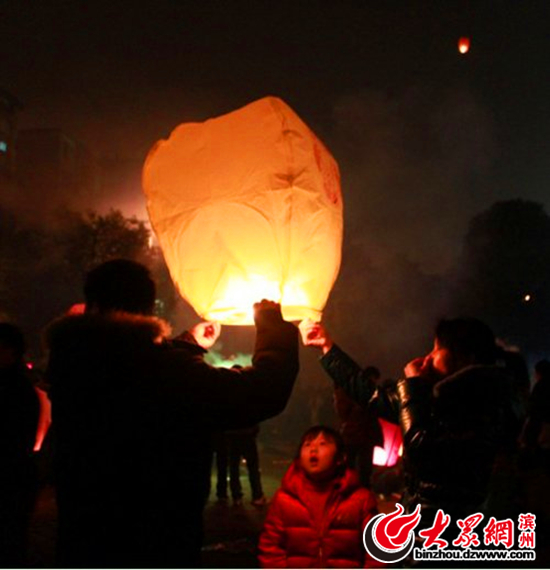 博兴禁止市民在人民公园燃放孔明灯和烟花爆竹