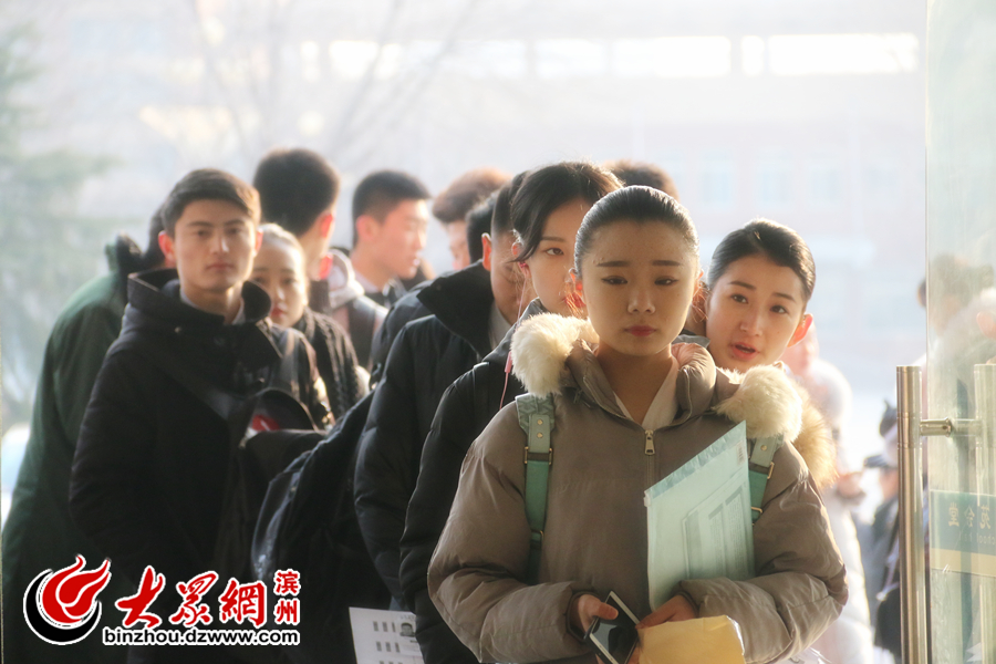 滨州学院艺考空乘专业开考 美女帅哥云集