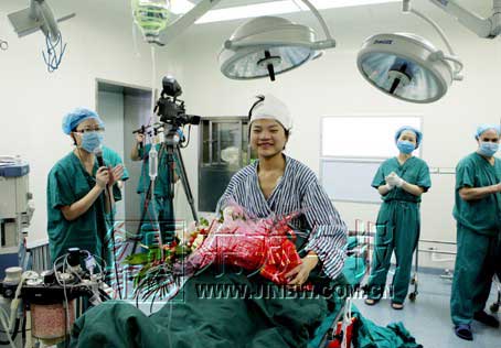 国内首例全程清醒开颅手术新乡完成