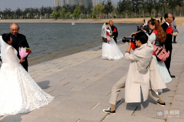 中老年婚纱_中老年婚纱照